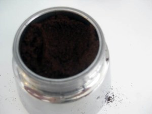 Venus pot compartment with coffee beans