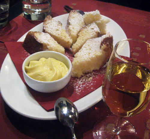 Panettone with custard and muscato wine